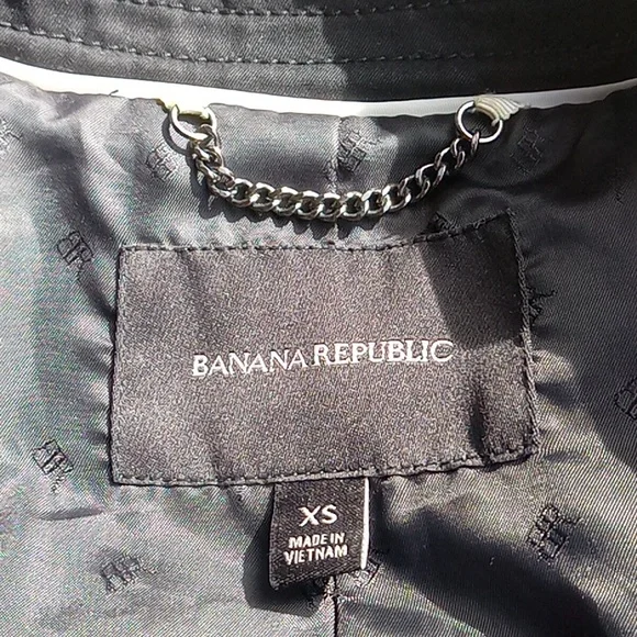 Banana Republic Short Trench. Size: xs Color: Black - Picture 3 of 3